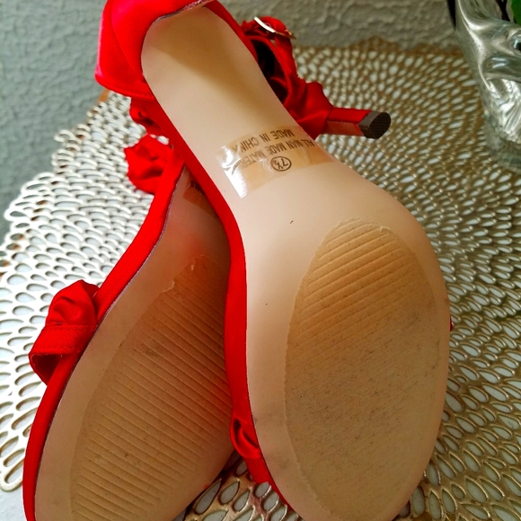 Elegant Red Ruffle Heels - Picture 2 of 6